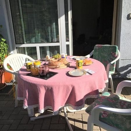 Schoene, Sonnige 25-Zimmer Parterre-Ferienwohnung Poschiavo Exterior foto