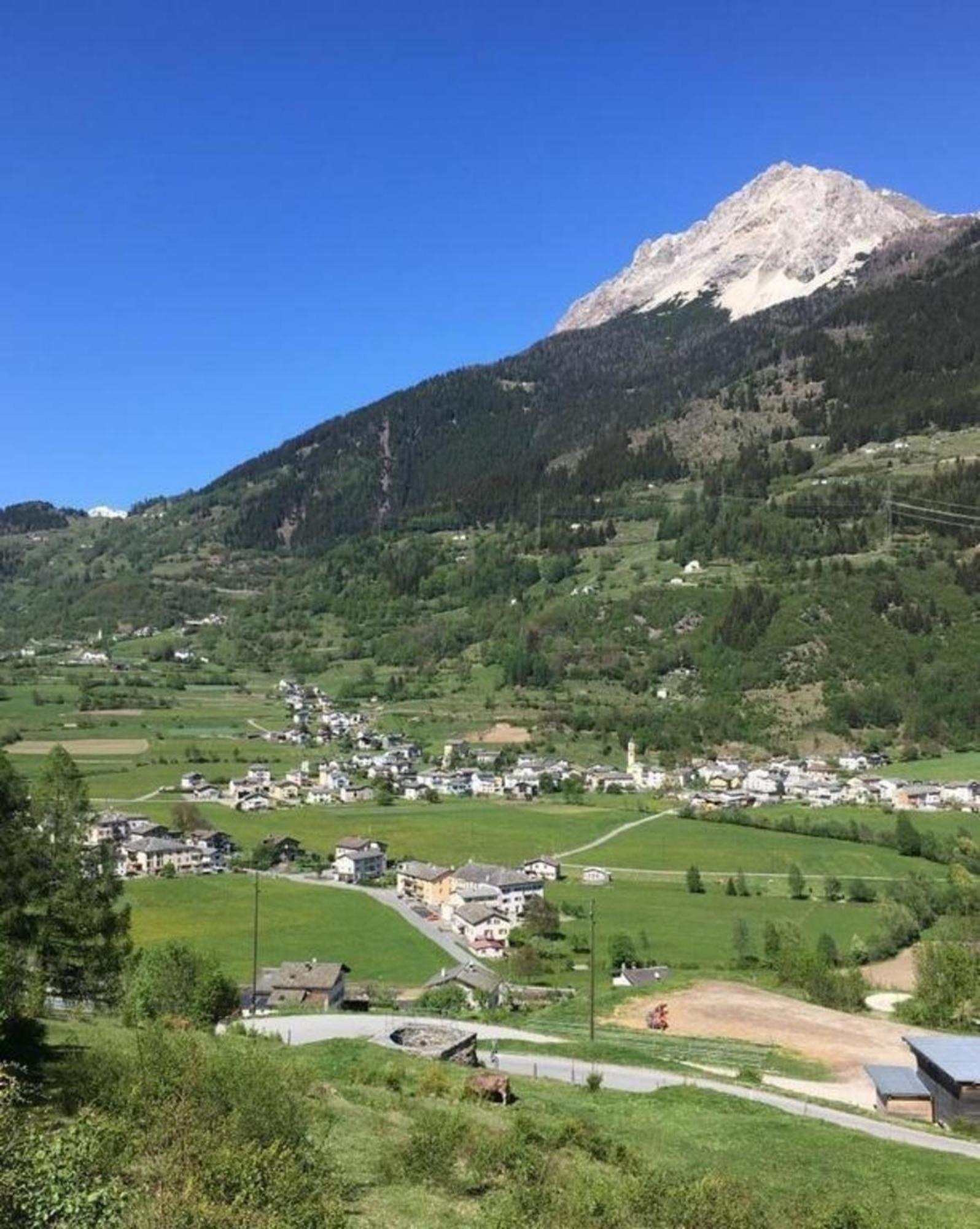 Schoene, Sonnige 25-Zimmer Parterre-Ferienwohnung Poschiavo Exterior foto