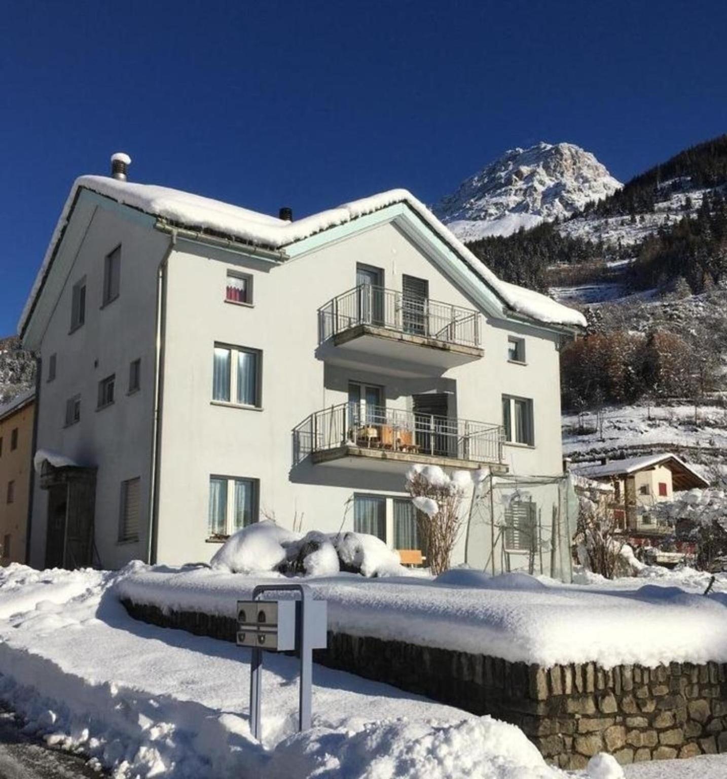 Schoene, Sonnige 25-Zimmer Parterre-Ferienwohnung Poschiavo Exterior foto